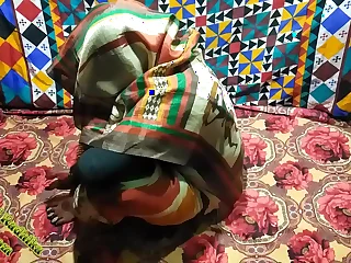 सासु माँ को अपने कमरे में बुलाया और चोद दिया हिंदी में अश्लील
